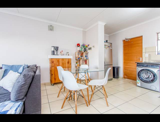 2 BEDROOM APARTMENT FOR SALE IN BARBEQUE DOWNS